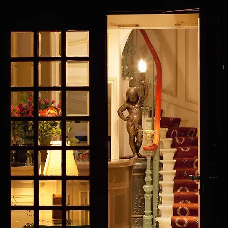 Hotel Henri Iv 4*