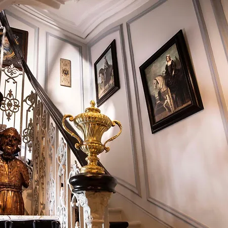 Henri Iv Hotel