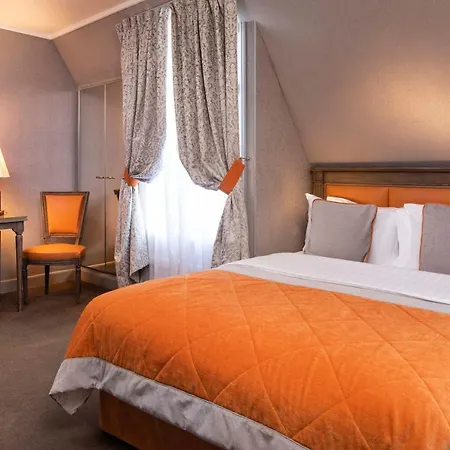 Hotel Henri Iv 4*